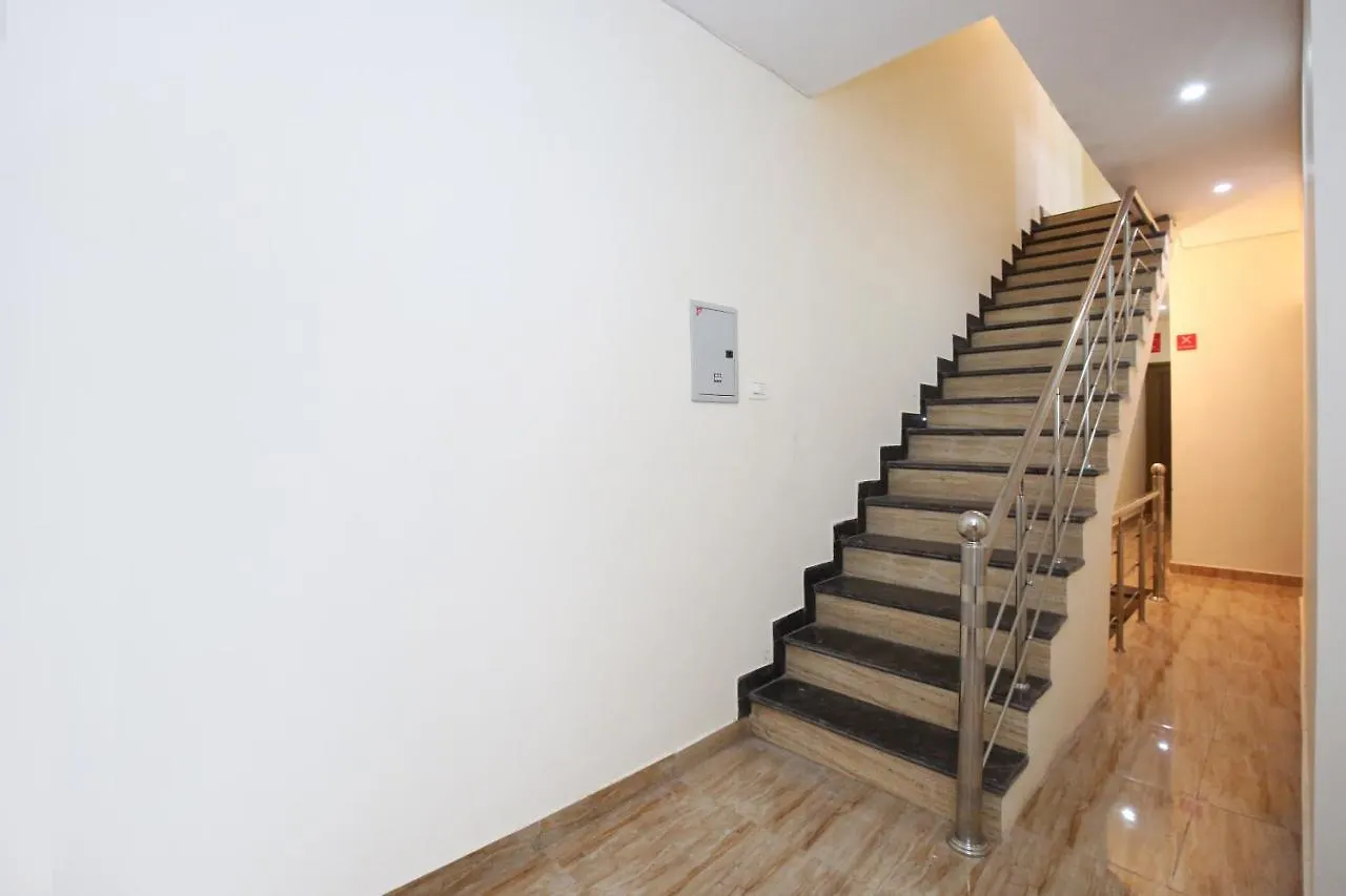 Oyo The Platinum Hotel Zirakpur