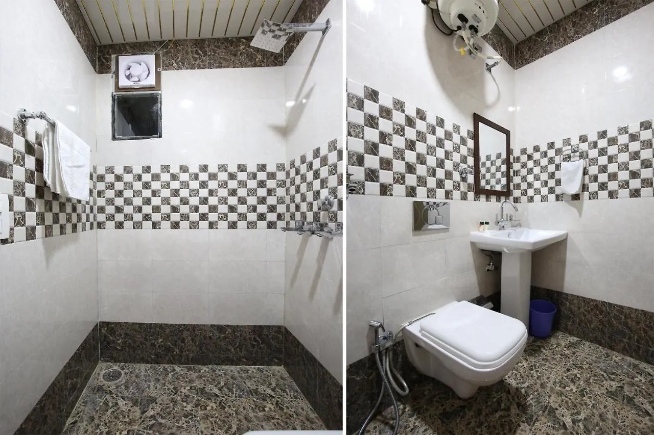 Oyo The Platinum Hotel Zirakpur 3*,  India