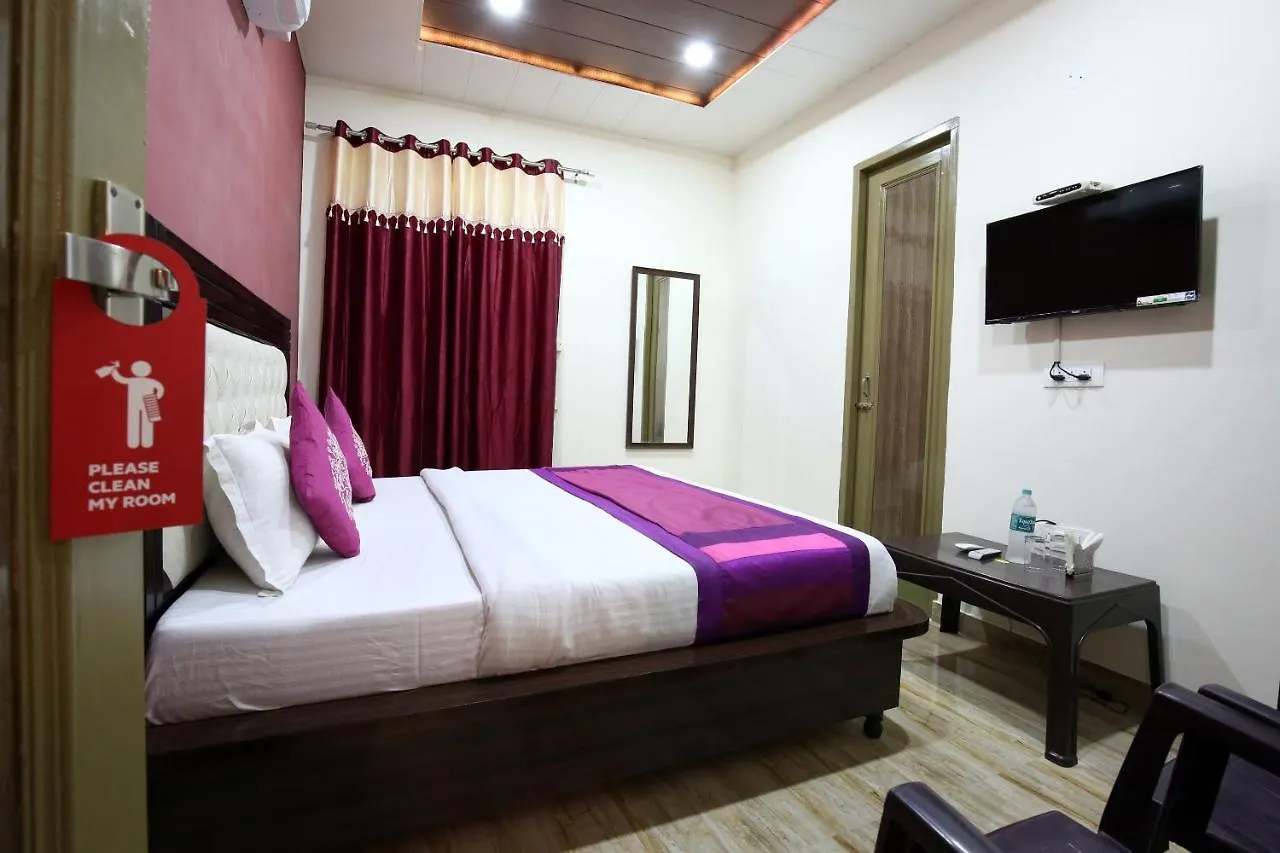Oyo The Platinum Hotel Zirakpur