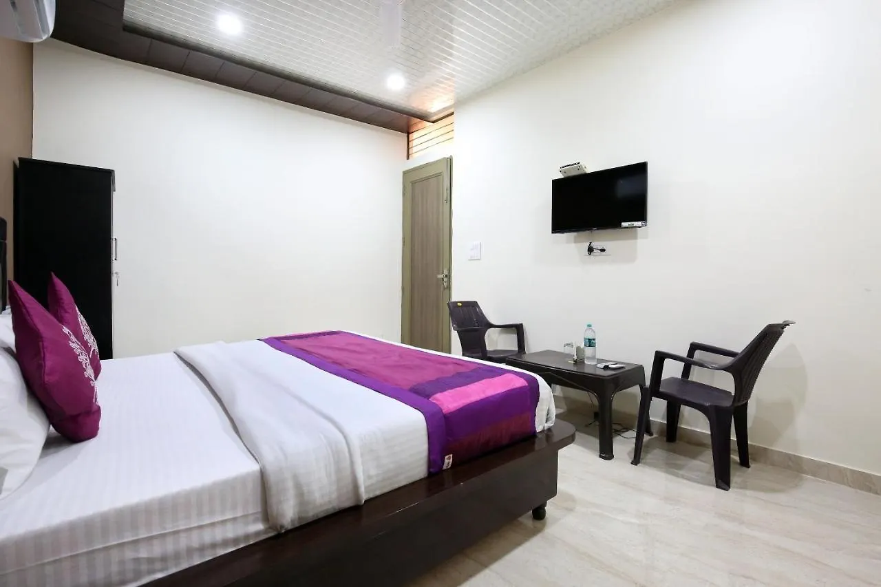 Oyo The Platinum Hotel Zirakpur India