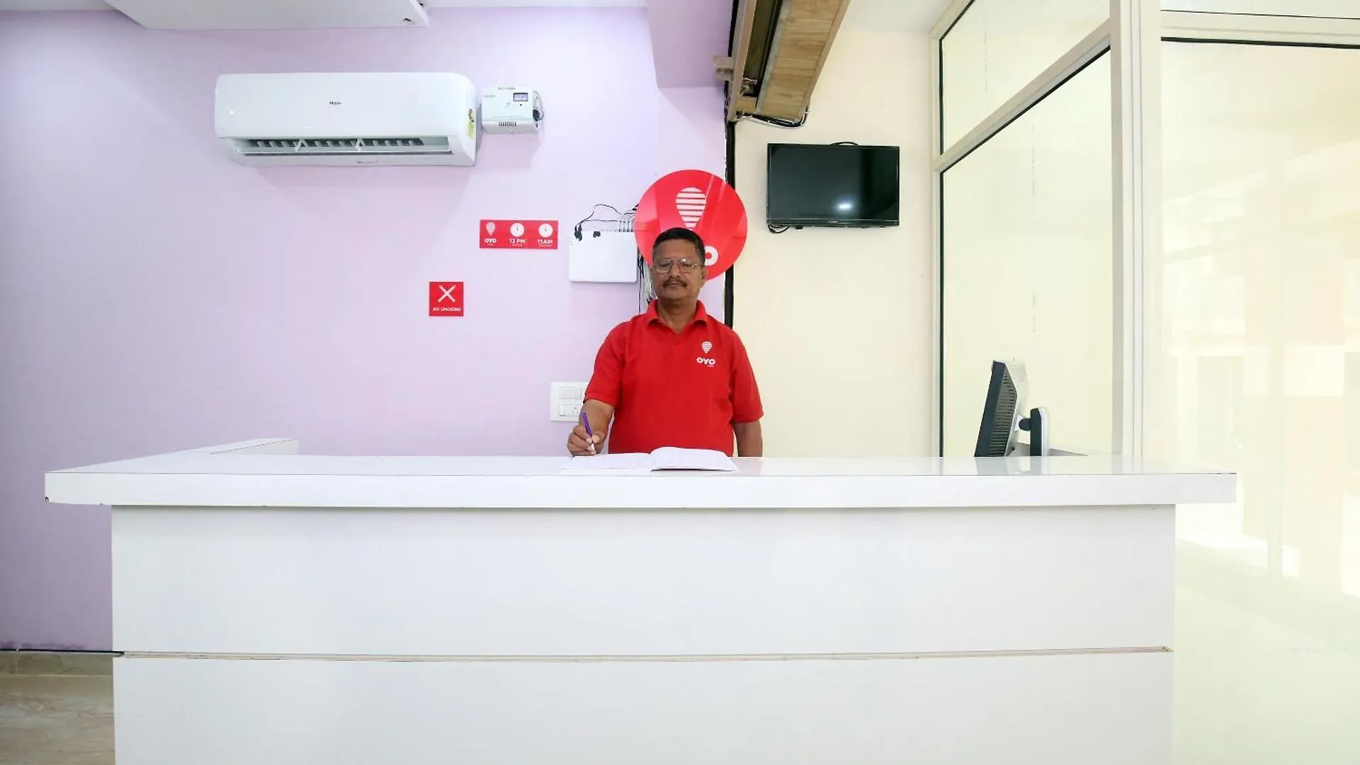 Oyo The Platinum Hotel Zirakpur India